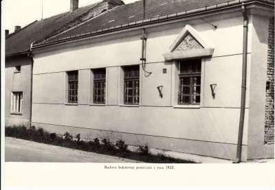 Historický snímek sokolovny rok 1922; zdroj: archiv jednoty
