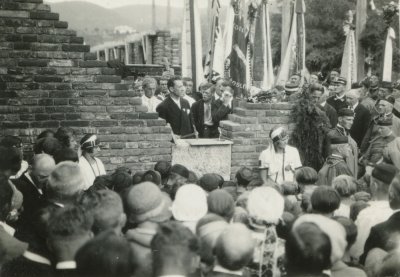 Slavnostní pokládání základního kamene 11.8.1929 - zdroj: archiv Sokola Zbraslav