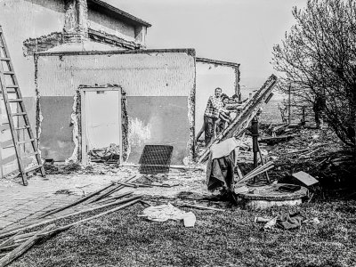 Bourání staré přístavby, 80. léta 19. stol. Zdroj: archiv chaberského Sokola
