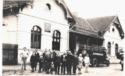 Pivovarská restaurace se sokolským tělocvičným sálem, rok 1932 (zdro: archiv PhDr. A.Vlčkové)