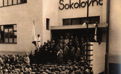 Slavnostní otevření sokolovny, archiv V. Kollmann, zdroj: ZAJÍČEK, Petr. Sokol Litovel: historie a současnost, str. 88