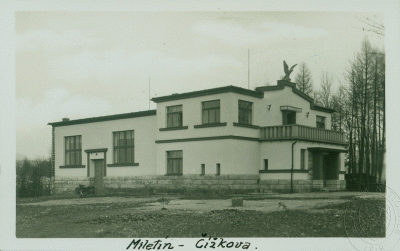 novostavba sokolovny v roce 1934 (zdroj: esbirky.cz)