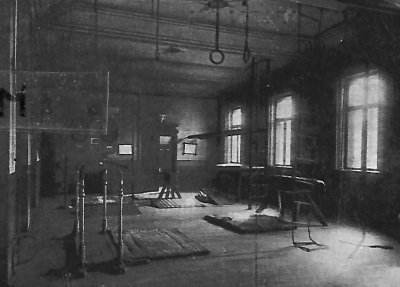 uspořádání tělocvičny ve strakonické sokolovně, rok 1896 (zdroj: novinový výstřižek)