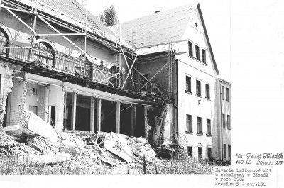 havárie jedné ze stěn, rok 1982; zdroj: https://tj21.webnode.cz/
