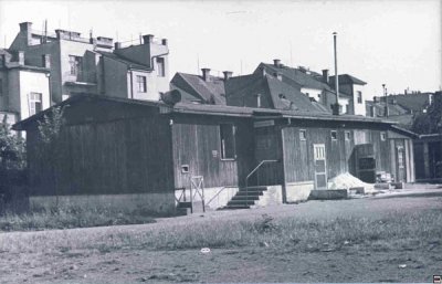 nepotvrzený snímek budovy z roku 1952 (působiště loutkového divadla Bouda); zdroj: vboude.com