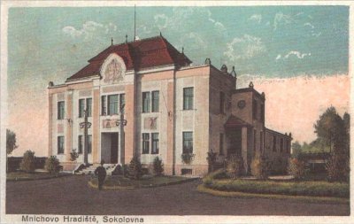 Budova sokolovny 20.léta, 20.století  (Foto. archiv TJ Sokol Mnichovo Hradiště)