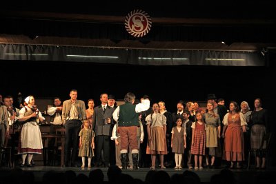 Sokol Valašské Meziříčí - představení Naši furianti (Zdroj: archiv Sokola Valašské Meziříčí) 
