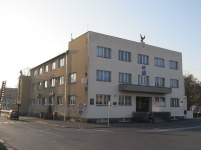 Sokol Blatná (Zdroj: Internetový vyhledávač Google, citováno dne 11. 9. 2018, https://www.google.cz/search?q=sokolovna+blatn%C3%A1&source=lnms&tbm=isch&sa=X&ved=0ahUKEwjU6beN5bLdAhUIKFAKHUpPDeIQ_AUICygC&biw=1366&bih=654#imgrc=nSRVmV98lWgDqM: ) 