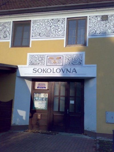 Sokol Bzenec (Zdroj: Internetové stránky Sokola Bzenec, citováno dne 29. 8. 2018, http://www.sokolbzenec.cz/fotogalerie ) 