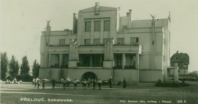 novostavba sokolovny, zdroj: esbirky.cz