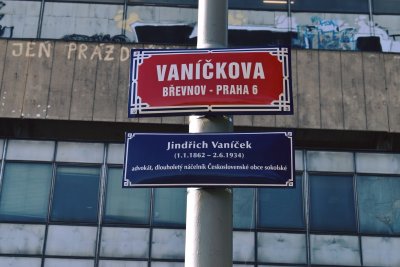 Dodatková cedule odhalená r. 2019