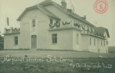 archivní fotografie novostavby sokolovny