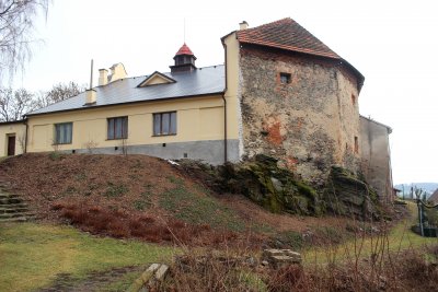 zbytky tvrze