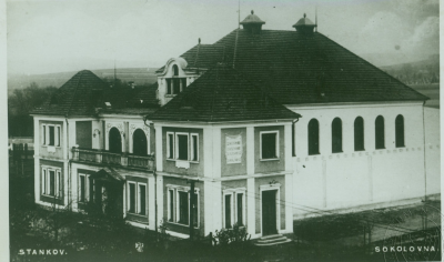 Novostavba v roce 1921