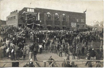 dobový záběr z procesu výstavby objektu, rok 1927