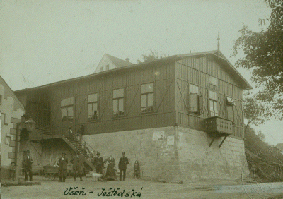 novostavba, zdroj: esbirky.cz