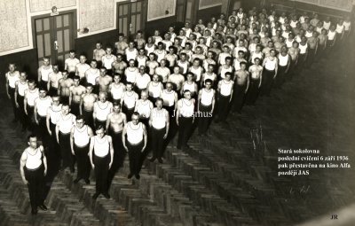 poslední cvičení v sokolovně (rok 1936, zdroj - archiv rosmus.cz)