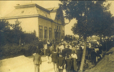 slavnostní otevření budovy 7. září 1919, zdroj: archiv Miluše Čechové
