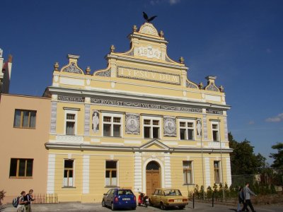 po opravě fasády; zdroj: http://sikner.cz