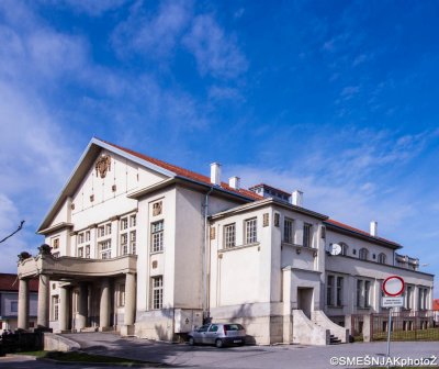 současnost (zdroj: https://commons.wikimedia.org/)