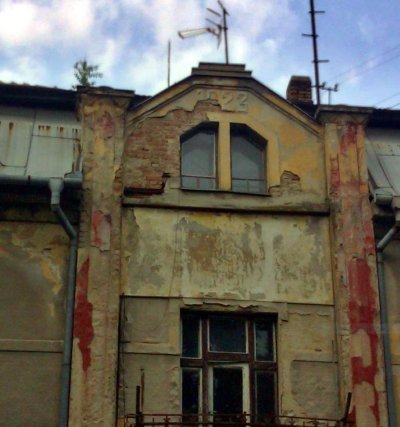 ostudný stav objektu; zdroj: nzalbum.sk