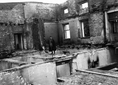 vyhořelá původní kroměřížská sokolovna, rok 1919 (zdroj foto: geocaching.com)