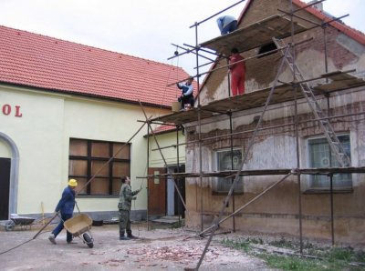 z průběhu oprav; zdroj: archiv Sokola Břasy
