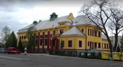 sokolovna z jiného pohledu, foto Vlasta Paulátová, duben 2019