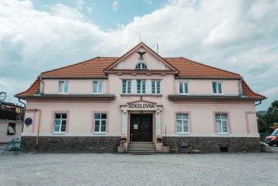 Současný vzhled sokolovny, zdroj: ČOS