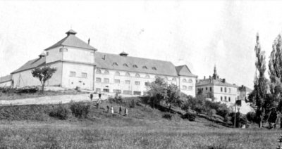Zadní strana sokolovny, zdroj foto: http://mbsokol.cz