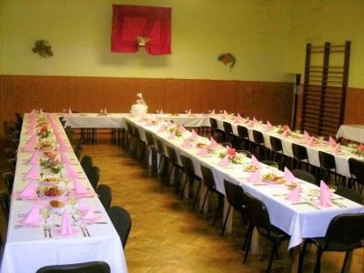 sál s možností využití i pro sport;  https://superknajpa.webnode.cz/