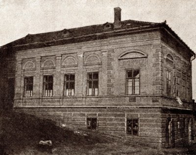 Původní vršovická sokolovna, ve které jednota cvičila 30 let, zdroj: Slavnostní list k šedesátému výročí Tělocvičné jednoty Sokol Vršovice 1870–1930