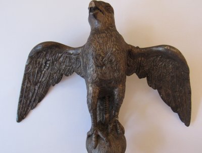 detail dřevěné vyřezávané hlavice žerdi; zdroj foto: Městské muzeum a muzeum J. V. Sládka ve Zbiroze