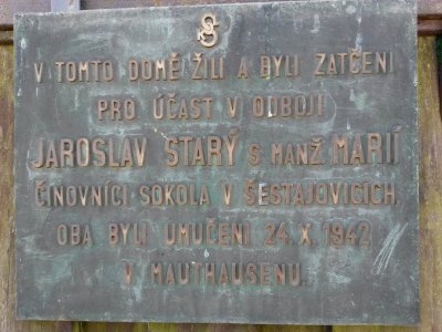 Pamětní deska na domě čp. 182