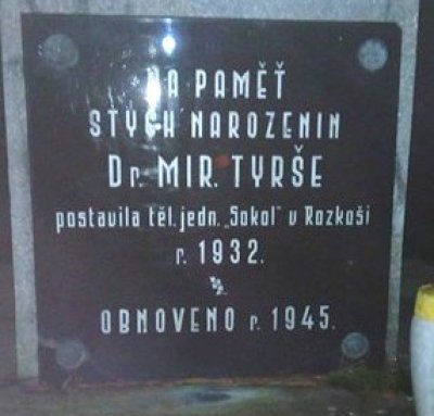 Detail Zdroj: https://s3.amazonaws.com/gs-geo-images/0bd70a79-6e72-45cf-9b05-10ccd137106a_t.jpg