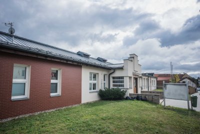 Další pohled na přední část budovy, zdroj: ČOS, foto Jitka Barešová