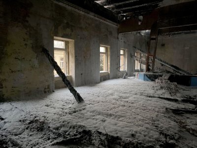 interiér po zásahu hasičů v únoru 2021