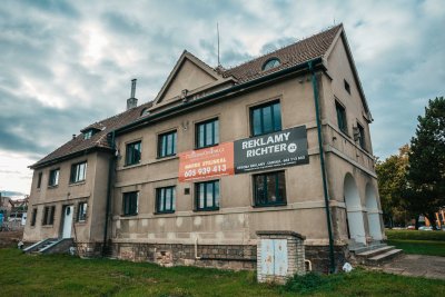 Boční pohled z ulice Českobrodská, foto: Jitka Barešová