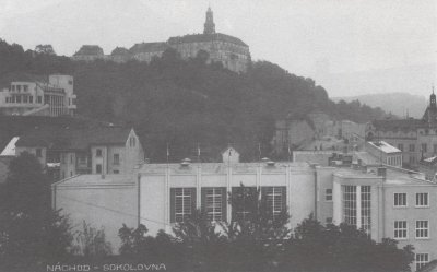 Pohled z areálu k zámku, foto: knihovna ČOS