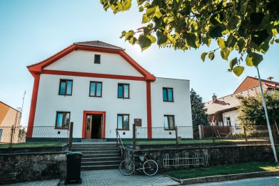 Celkový pohled z návsi, foto: Jitka Barešová