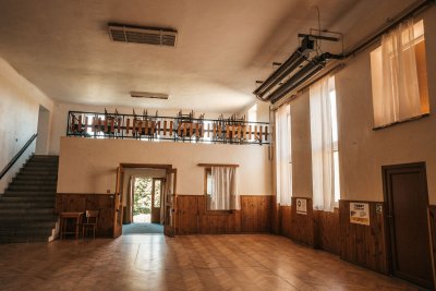 Velký sál, pohled od jeviště směrem ven, foto: Jitka Barešová