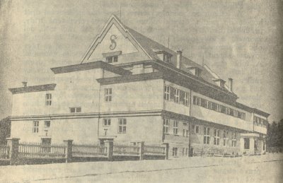 Nově dokončená sokolovna z ulice Sokolská, foto: knihovna ČOS