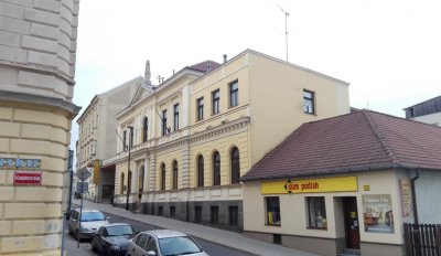 Přístavba v prvním patře nad novoklasicistním křídlem, foto: sokolskepamatky.cz
