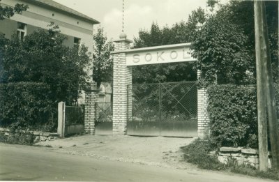 sokolská brána ve Vimperku, roku 1937 (zdroj: archiv Romana Hajníka)