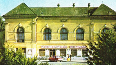 Bývalá sokolovna, zřejmě rok 1991 (zdroj: župa Slovácká)